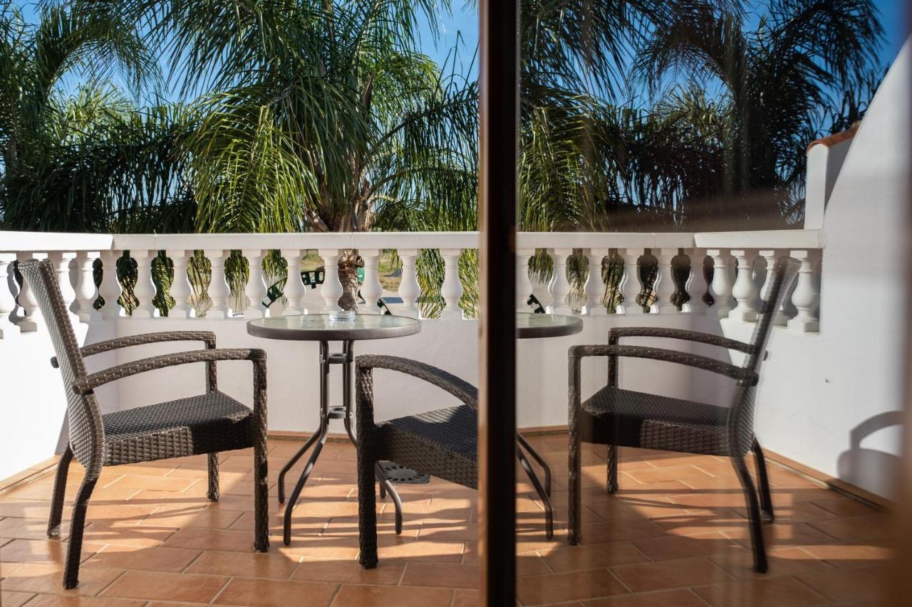 Hostal Cabo Roche Кониль-де-ла-Фронтера Экстерьер фото